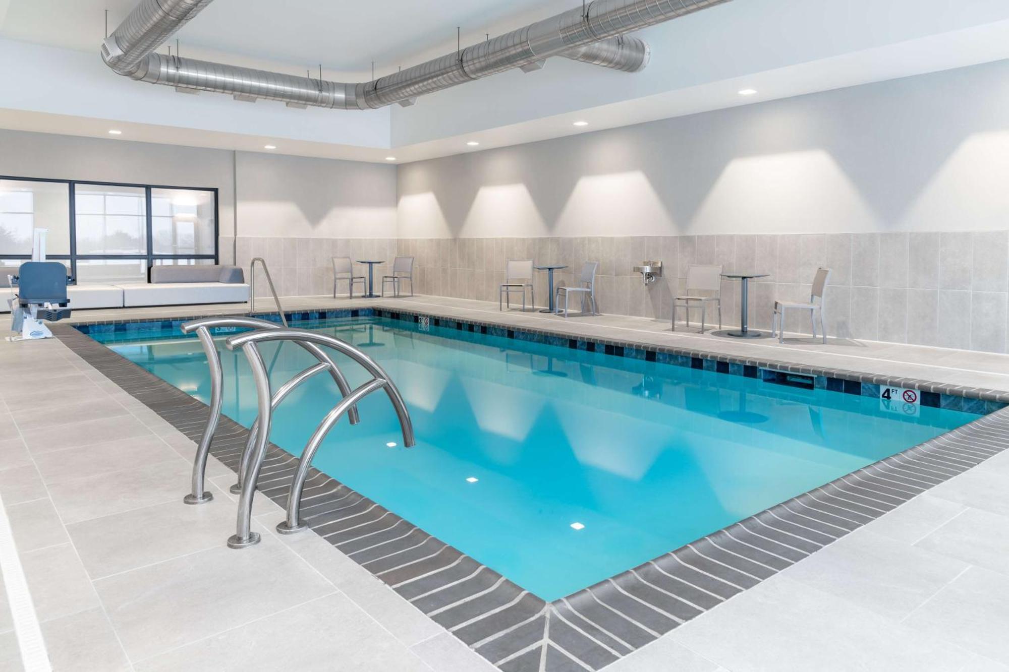 Homewood Suites By Hilton Holland Exterior foto